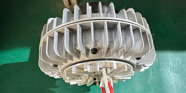 為什么包裝機設備選擇磁粉剎車器運行更穩定？